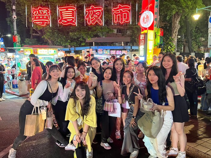 拉曼大學學生寧夏夜市文化之旅