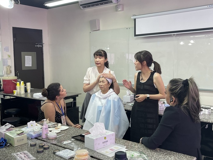 本校妝品系「形象重建」實作課程(另開新視窗/jpg檔)圖片
