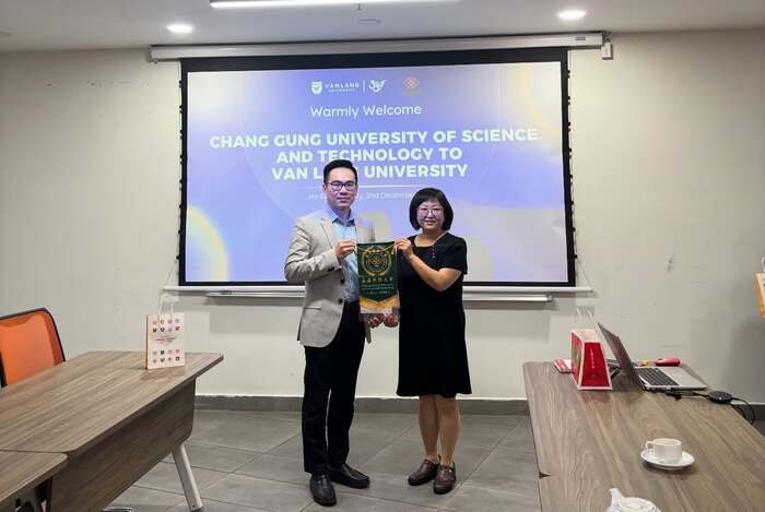 2025/12/02 CGUST deligation visit Van Lang University