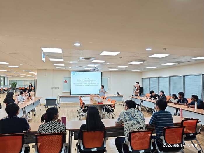 🎉 長庚科技大學國際事務處今日舉辦「外籍教研人員教育訓練暨端午手作活動」，邀請本校外籍教研人員共襄盛舉。