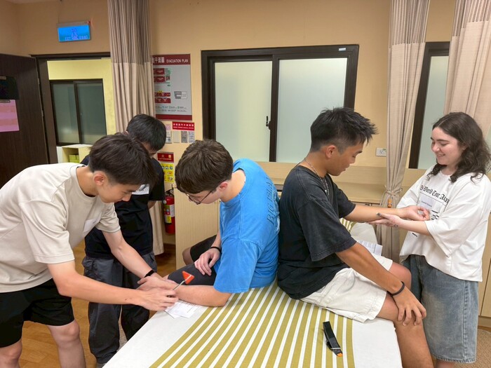 美國賓漢頓大學學生參與 Physical Examination and Health Assessment Laboratory (EMI)課程